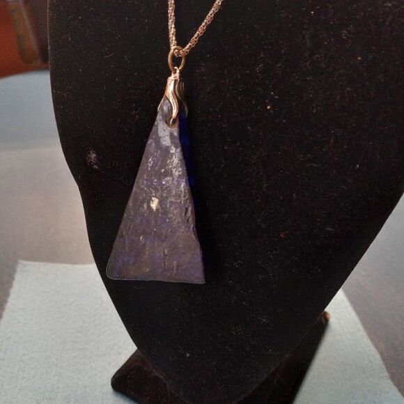 Abstract Red, White and Blue Glass Pendant & Silver Metal chain - Picture 3 of 9